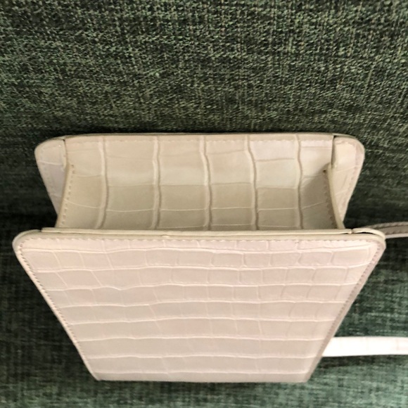 NWOT ASOS Ivory Croc Crossbody Bag - Picture 5 of 7